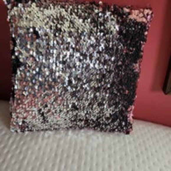 2 sequin pillows - Picture 3 of 6